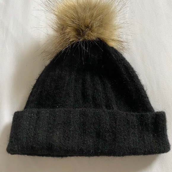 Alxiliary Hat. Faux fur. From Aritzia. - Picture 2 of 3